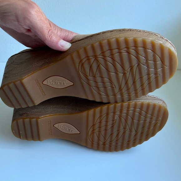 NWOT BORN Nellie Tan Suede Wedge Clogs | Size 8M - Picture 7 of 8